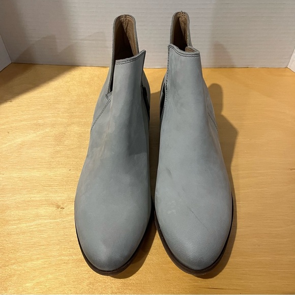 Splendid Women size 9 Leather Gray Ankle Booties Zip - Picture 2 of 10